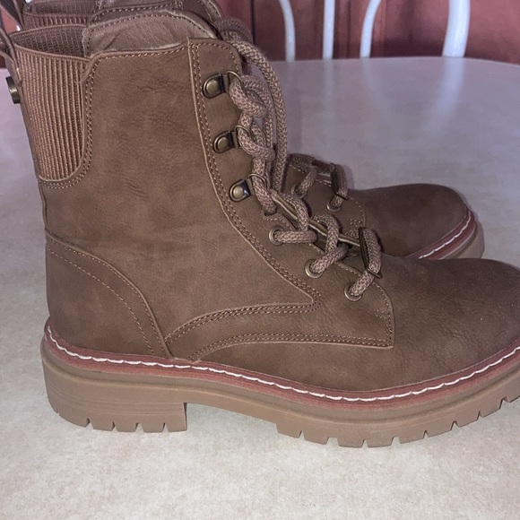 Pre loved Nautical hiking boots - Picture 9 of 11